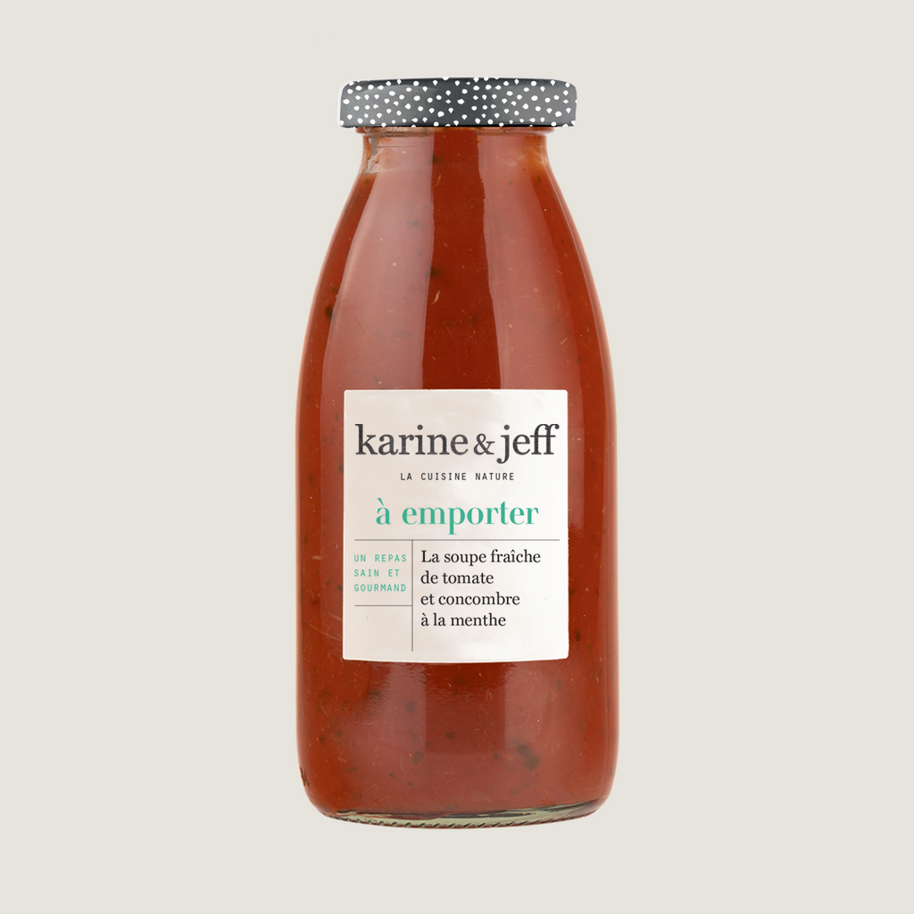 Verse tomaten-komkommersoep met munt