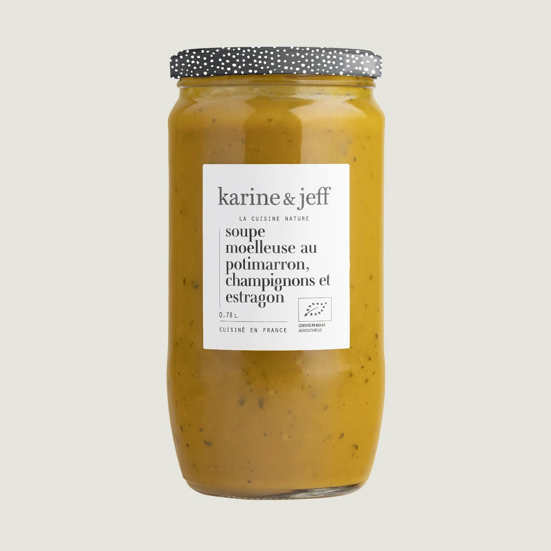 Fluweelzachte soep van rode kuri-pompoen, champignons en dragon