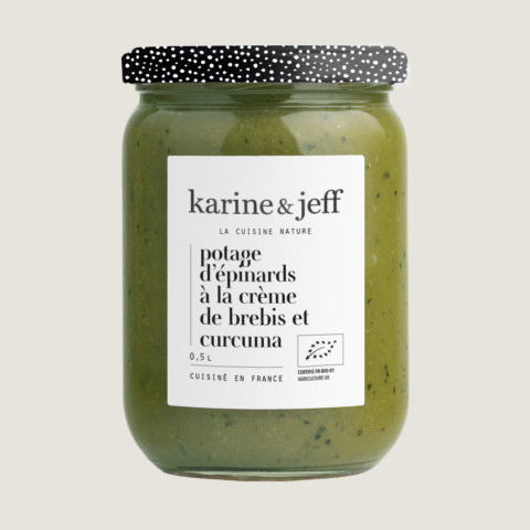 Le potage d'épinards à la crème de brebis et curcuma