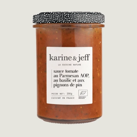 Sauce tomate au parmesan, au basilic et aux pignons de pin